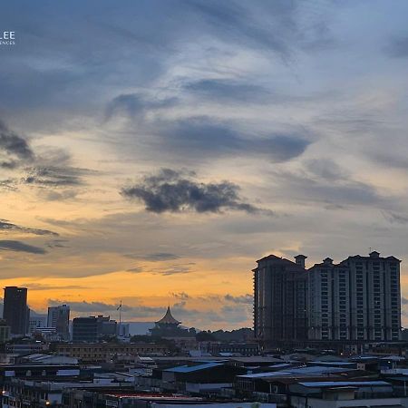 Hock Lee Hotel & Residences Kuching Esterno foto