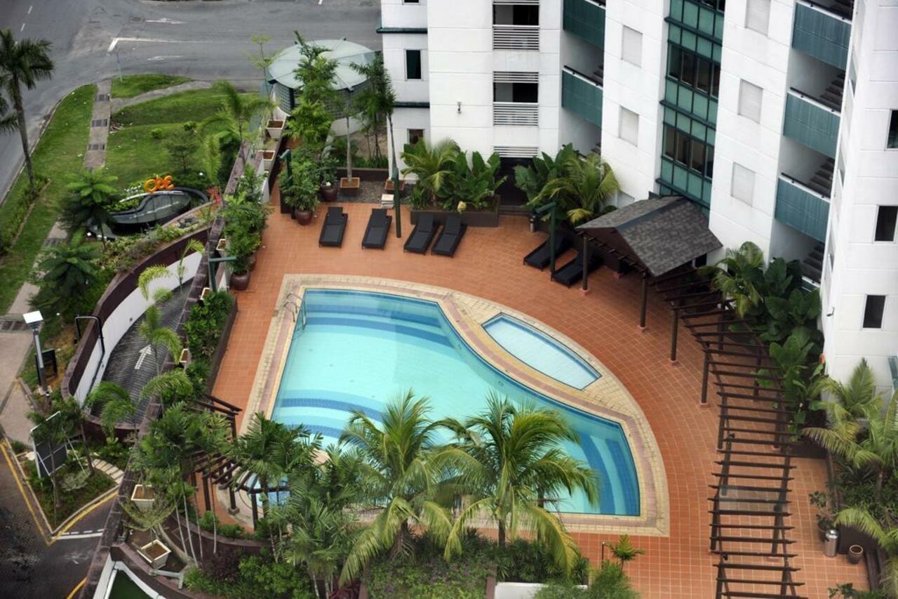 Hock Lee Hotel & Residences Kuching Esterno foto