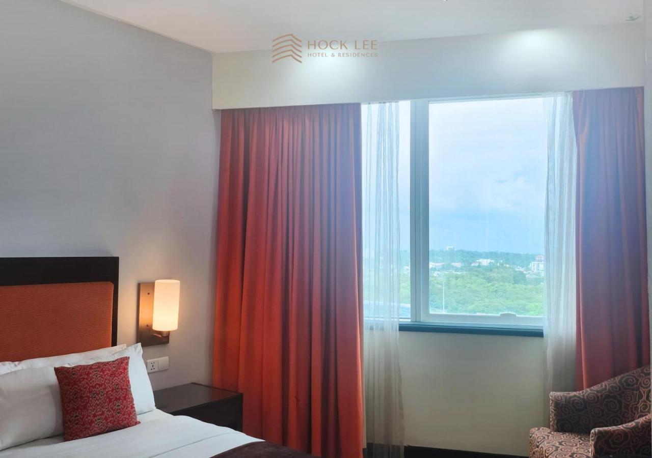 Hock Lee Hotel & Residences Kuching Esterno foto