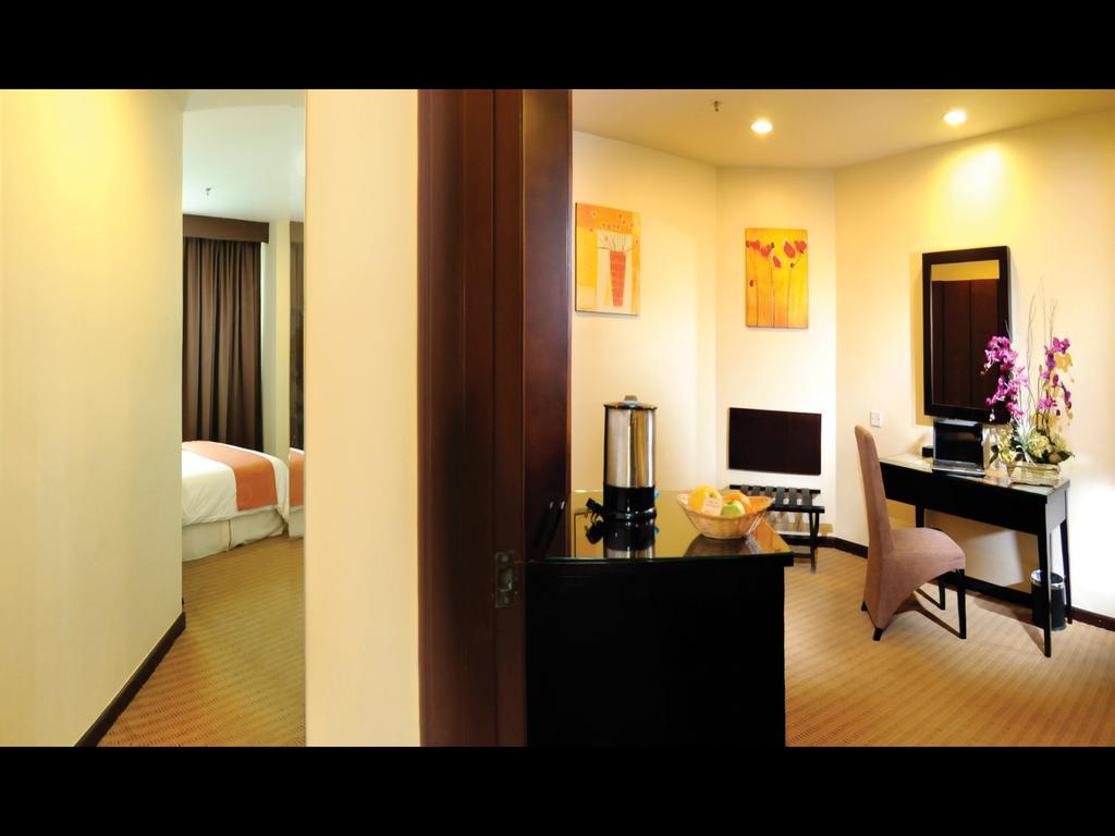 Hock Lee Hotel & Residences Kuching Esterno foto