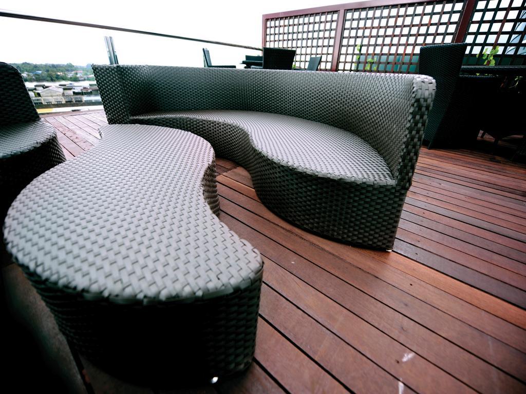 Hock Lee Hotel & Residences Kuching Esterno foto